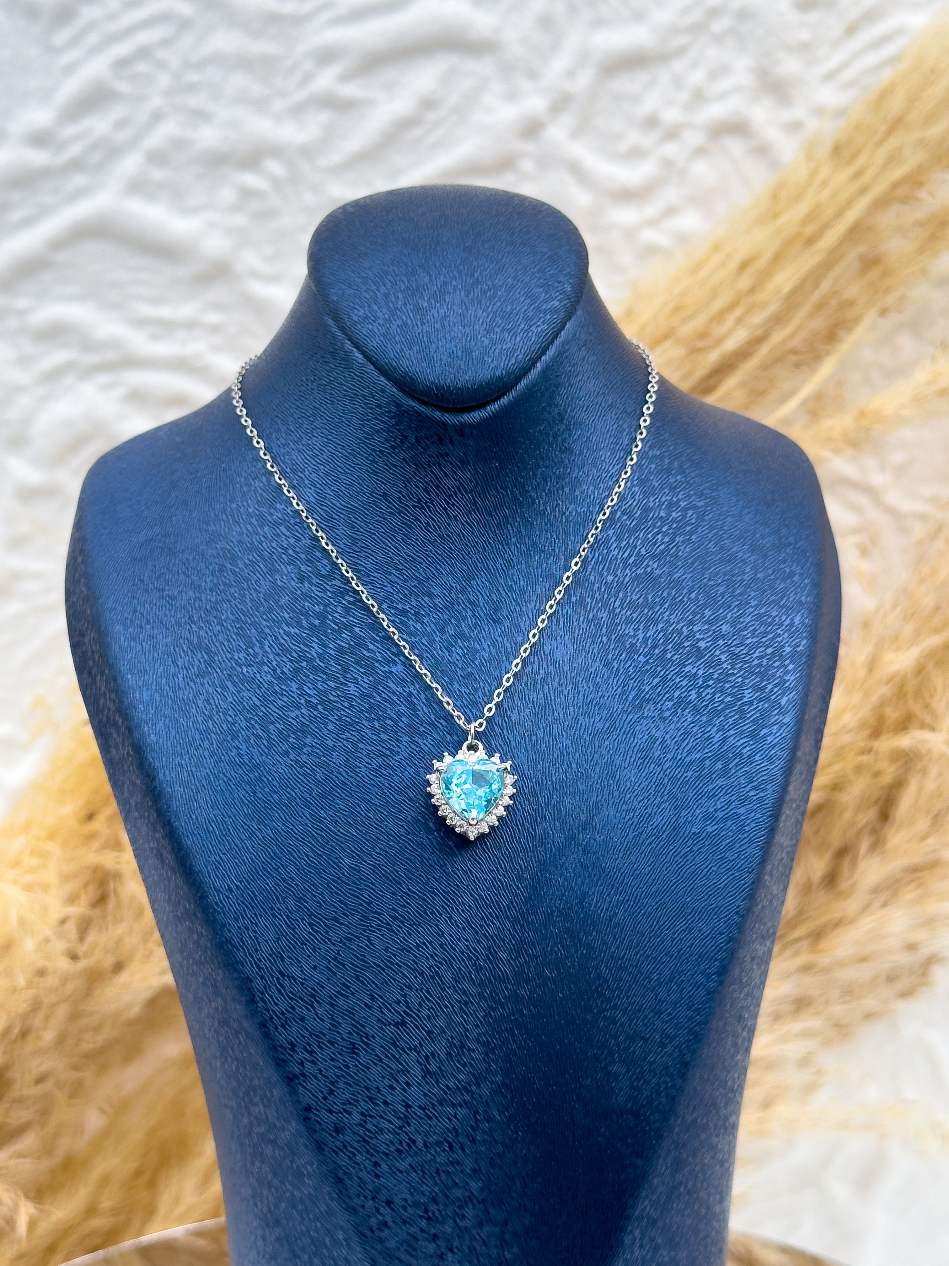 925 Ayar Gümüş Aquamarin Taşlı Kalpli Kadın Kolye – Pırlanta Montür Özel Tasarım